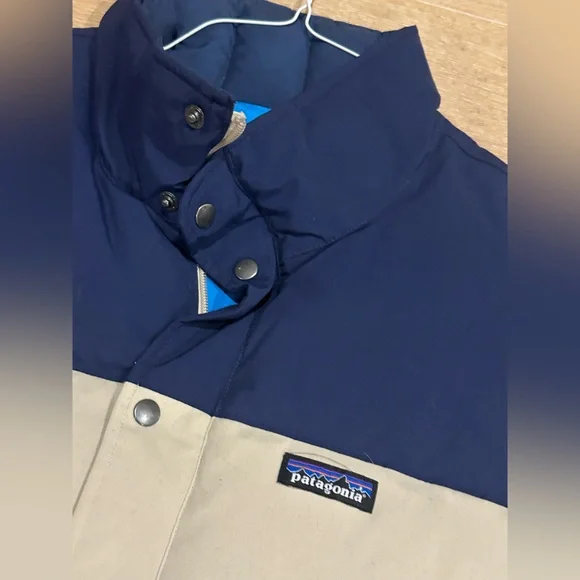 Patagonia Blue and Beige vest - Picture 2 of 5
